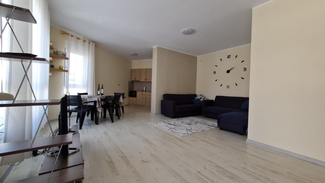 Apartment In Qerret Golem  Extérieur photo